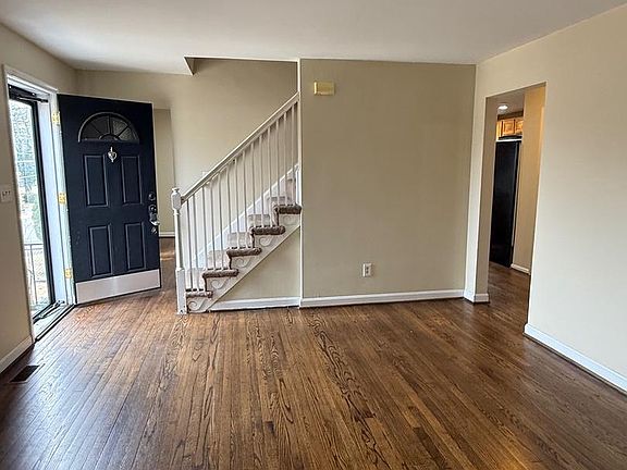 2nd image of 2421 Ramblewood Dr