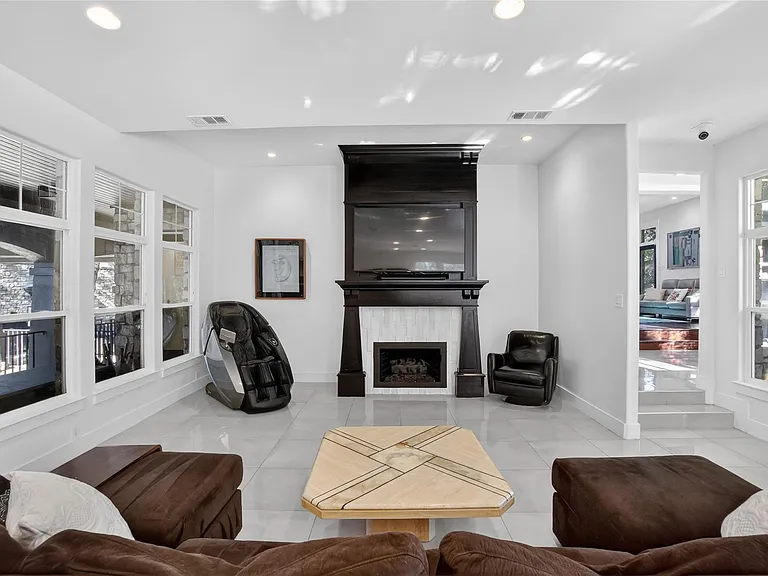 3627 Stoneridge Rd — Photo 5