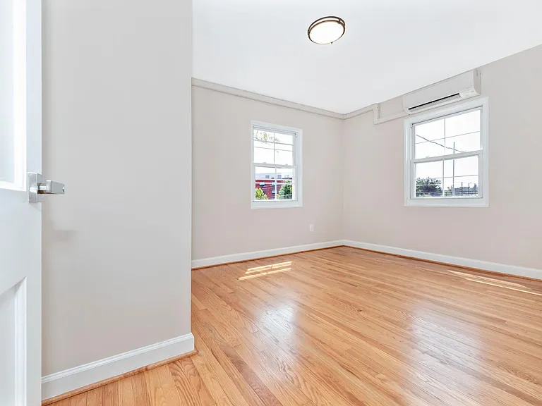 Parkview — Photo 22