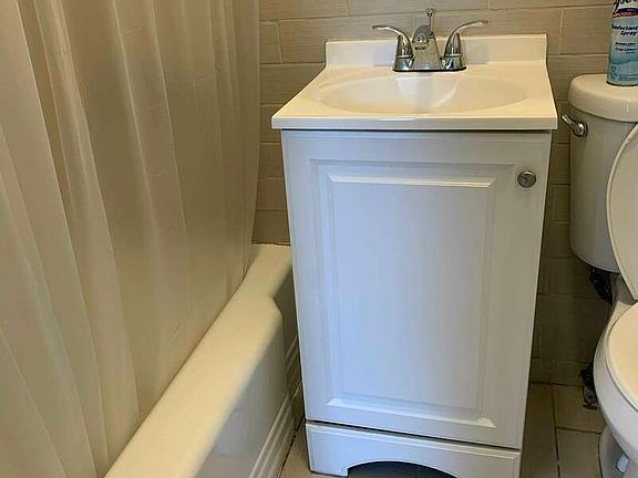4th image of 320 E 59th St APT 2B