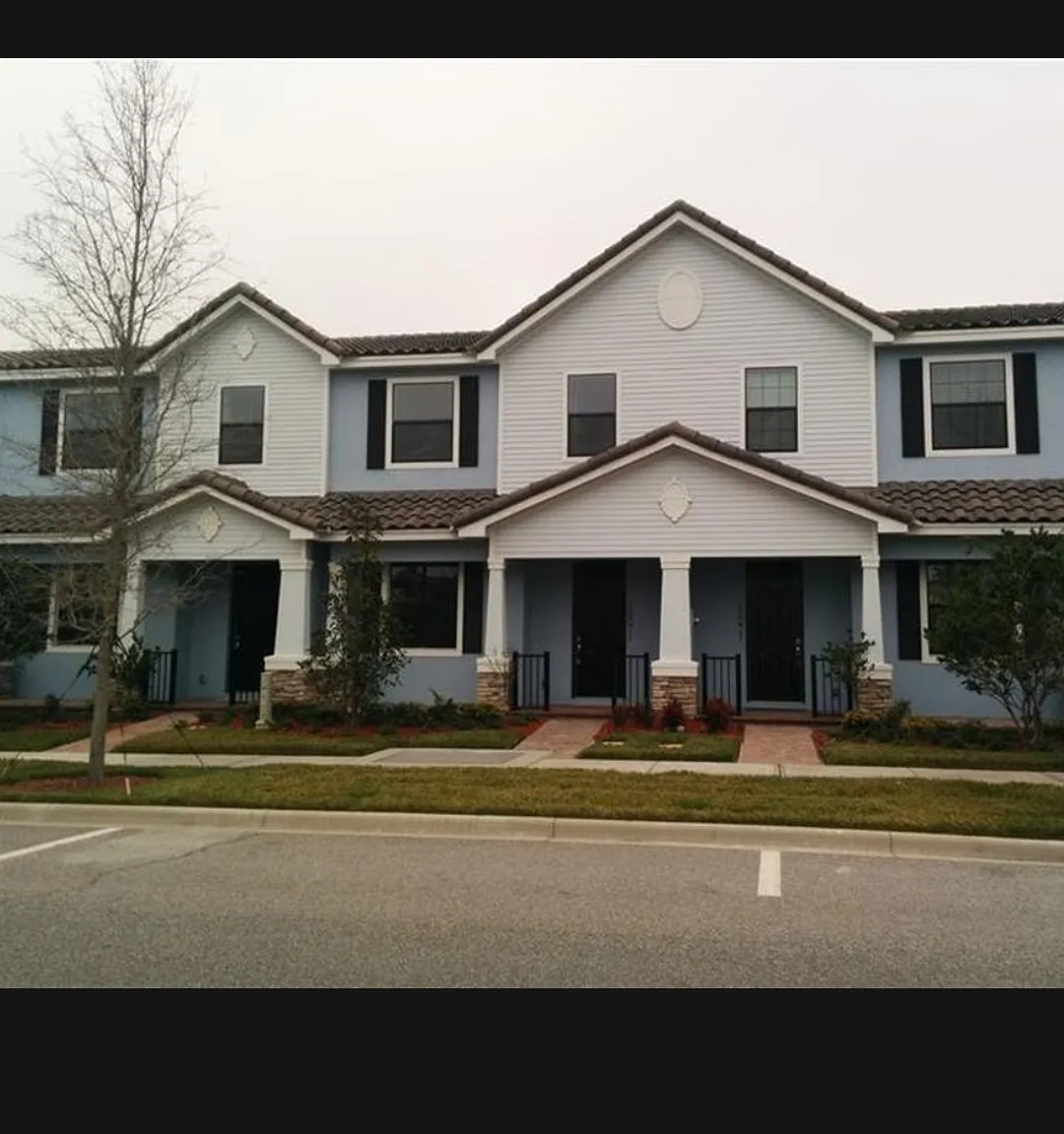3 bed, 2.5 bath, $2,500 — Photo 1