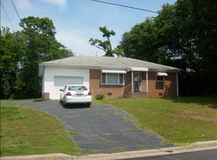 1423 Carolina Ave, Eden, NC 27288