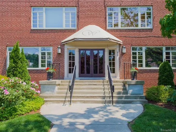 30 Outlook Ave APT 104, West Hartford, CT 06119