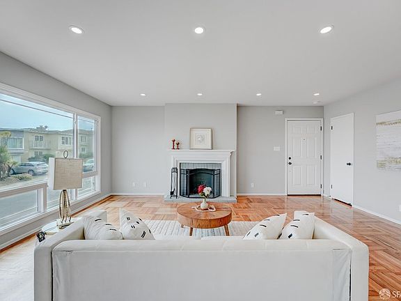 3rd image of 44 Avalon Dr