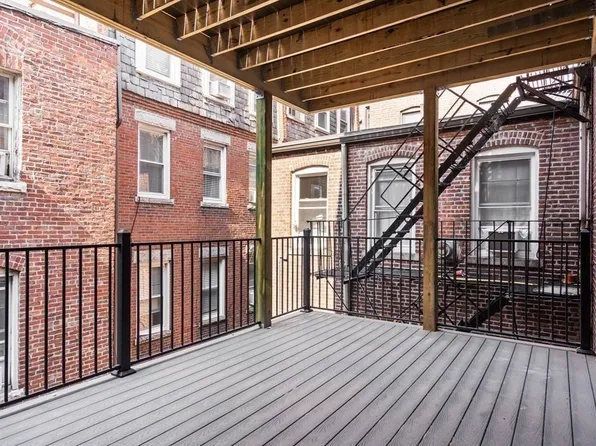 166 Salem St APT 6, Boston, MA 02113