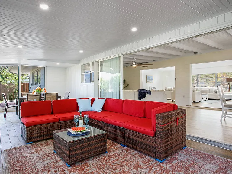 2515 Grove St — Photo 4