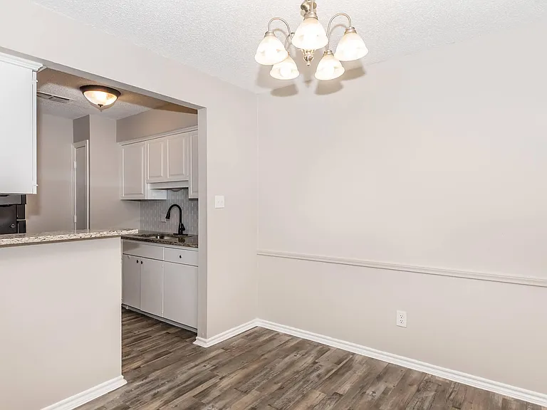 Townhouse West — Photo 18