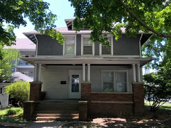 207 N Gregory St, Urbana, IL 61801