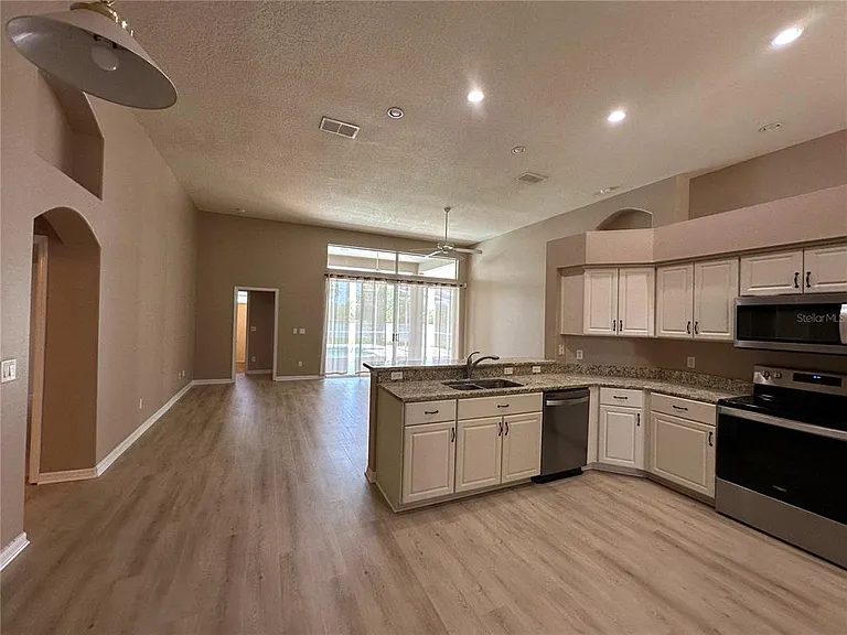 13813 Bluewater Cir — Photo 5
