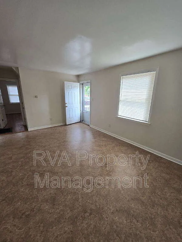 3 bed, 1.0 bath, 1050 sqft, $1,595 — Photo 4