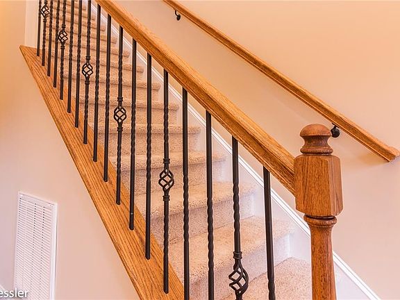 4th image of 104 Bell Tower Ct