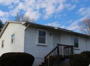 101 Bowman Rd APT 4, Johnson City, TN 37601