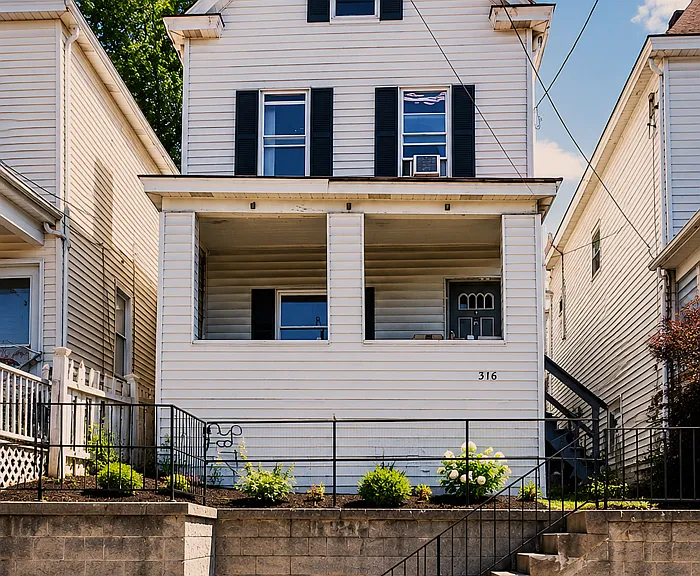 316 Marlow St — Photo 1