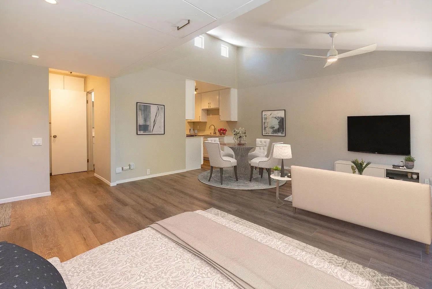 Studio, 480 sqft, $2,250 — Photo 4