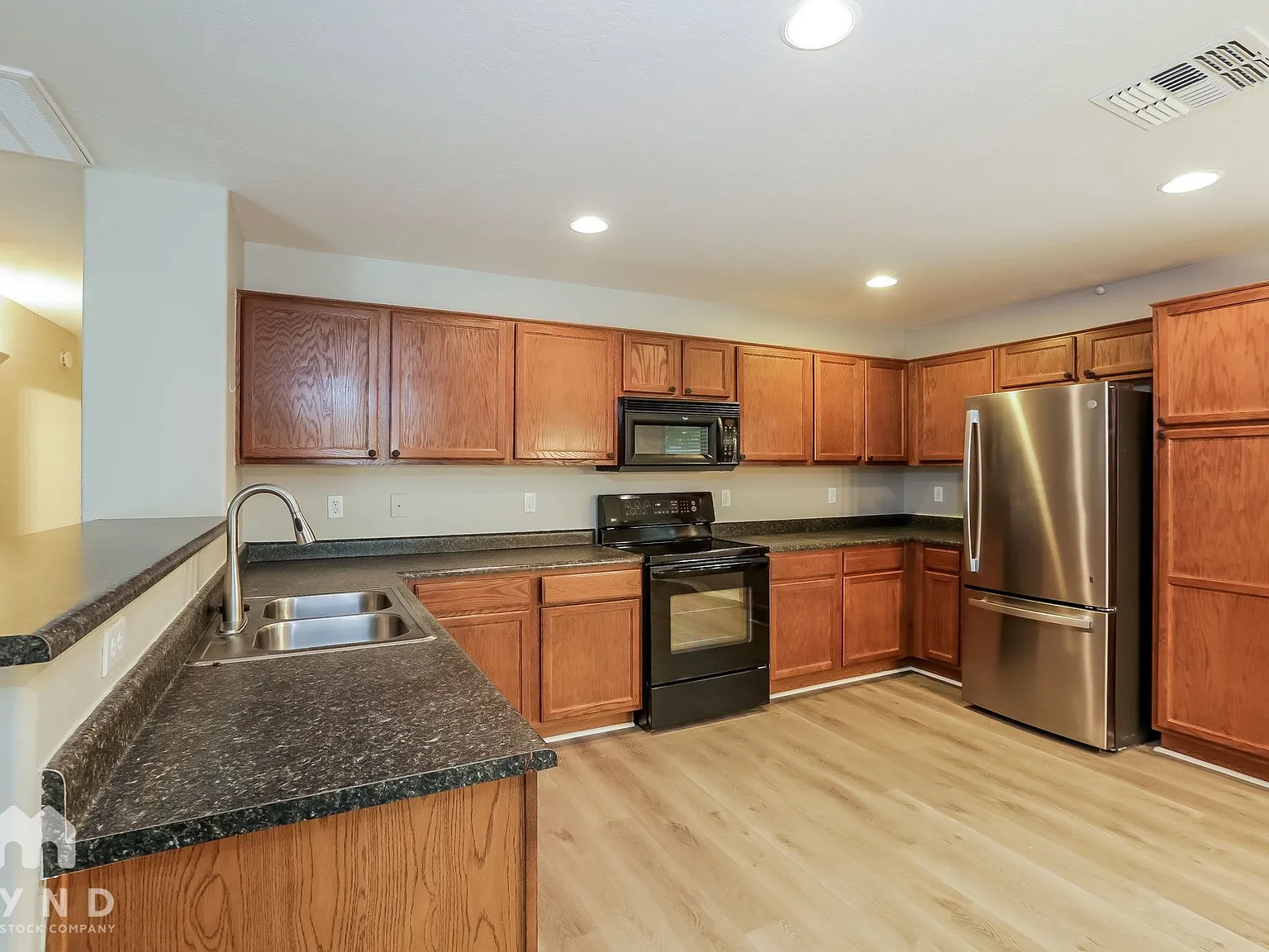 4 bed, 2.0 bath, 1682 sqft, $1,825 — Photo 2