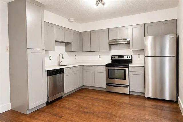 2 bed, 1.5 bath, 1125 sqft, $1,300 — Photo 4