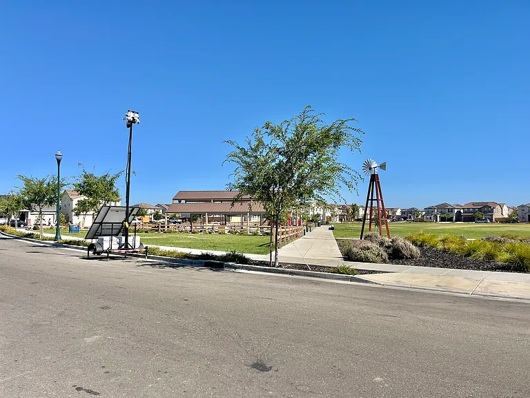 378 Miramar Dr — Photo 19