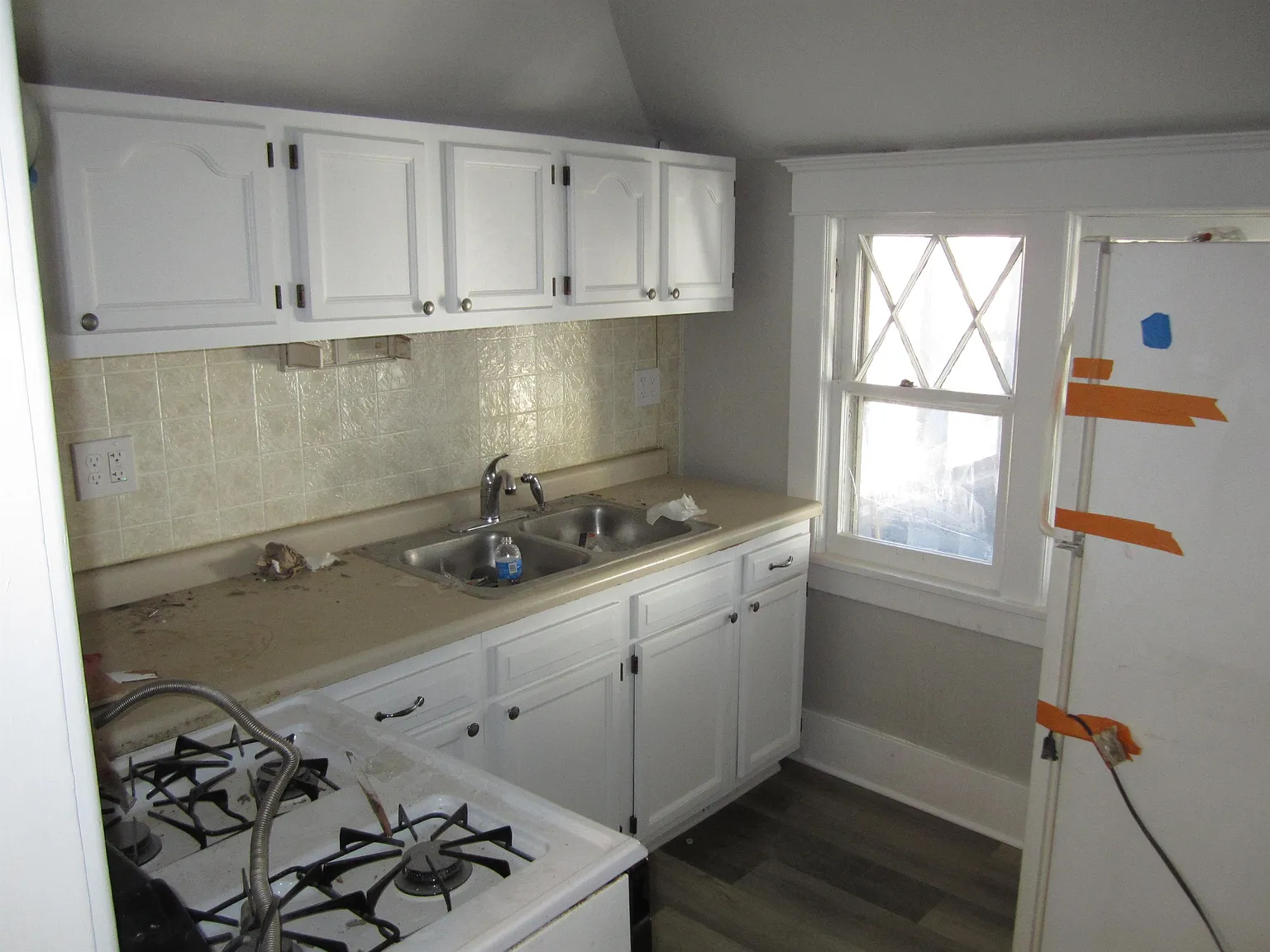 119-121 Tennyson Court - 3 — Photo 4
