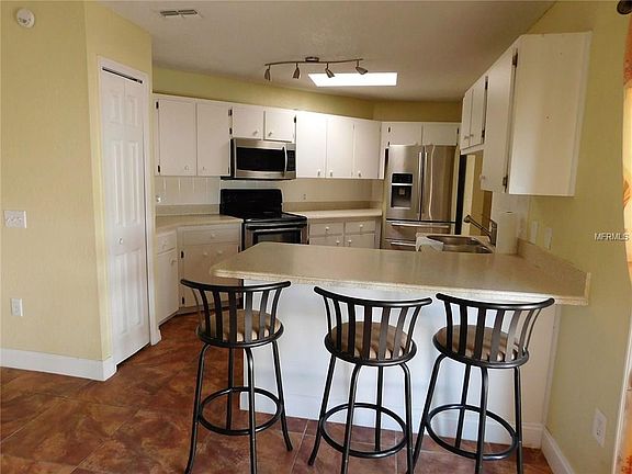 3rd image of 6012 Lake Ruth Dr E