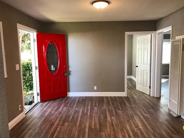 4 bed, 1488 sqft, $3,095 — Photo 2