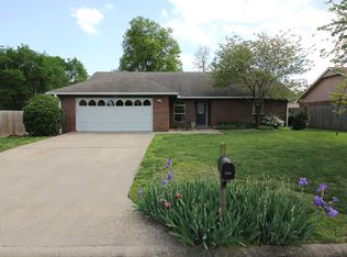 1752 Park Dr, Siloam Springs, AR 72761