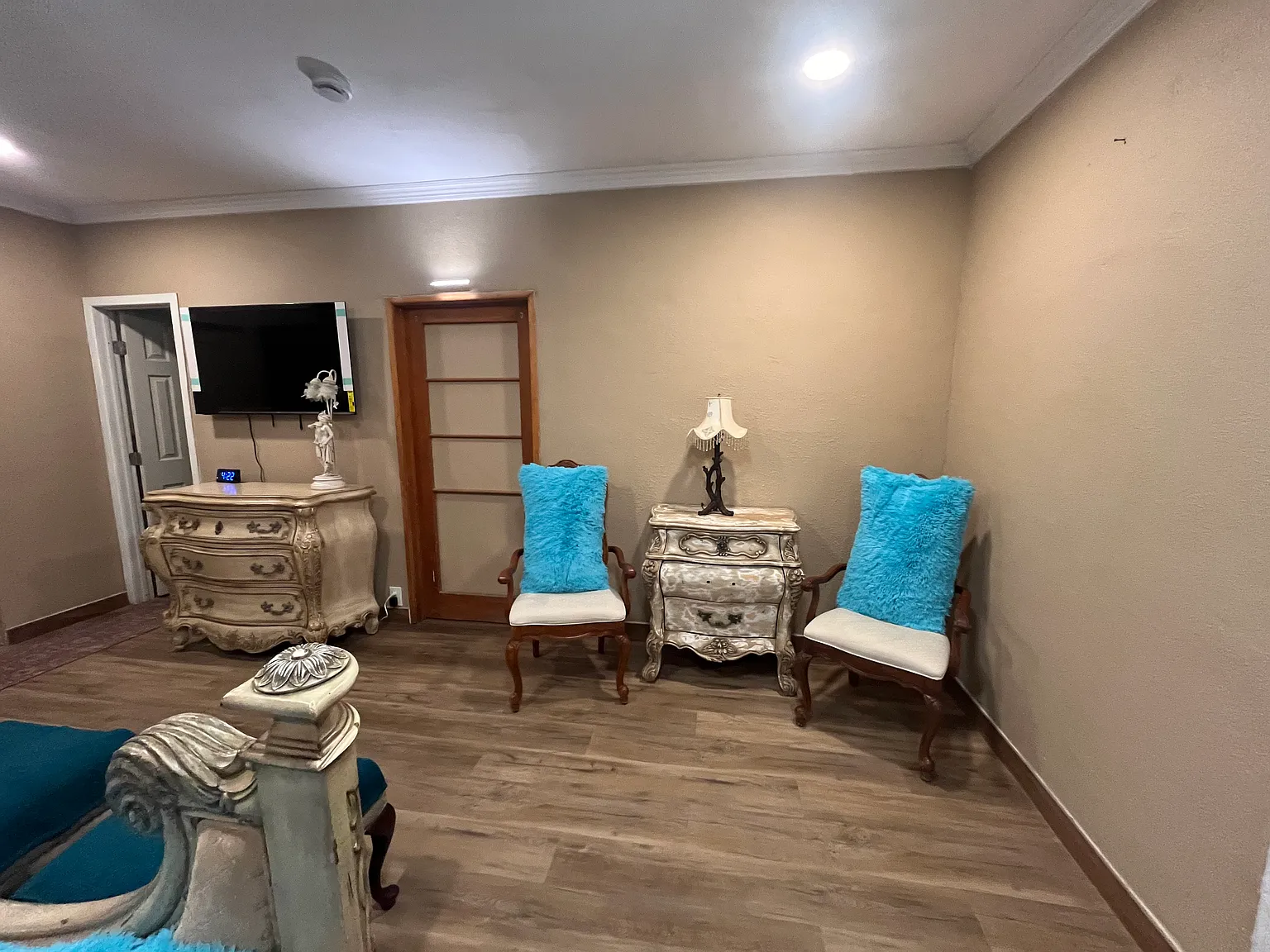 3 bed, 400 sqft, $1,400 — Photo 1