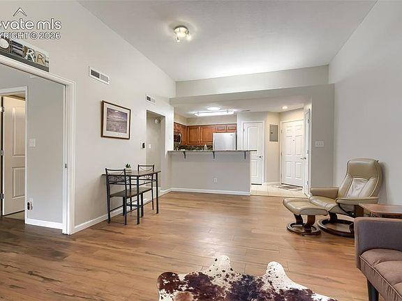 4th image of 974 Acapulco Ct