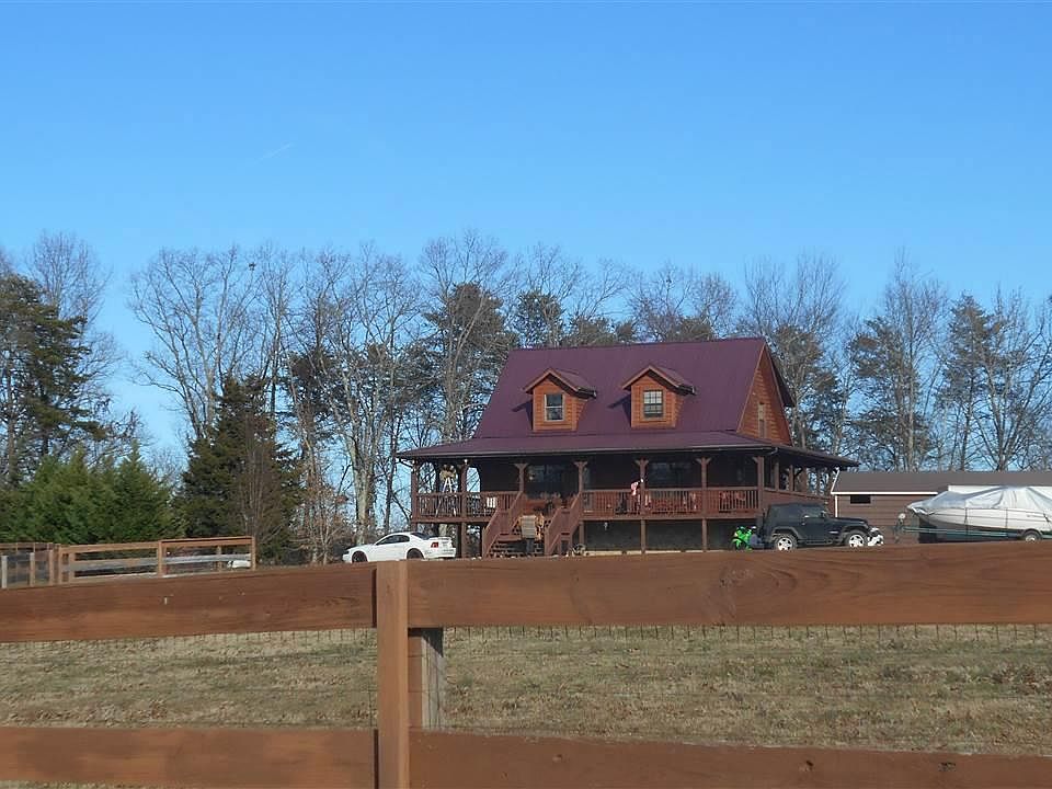 1st image of 1901 River View Dr