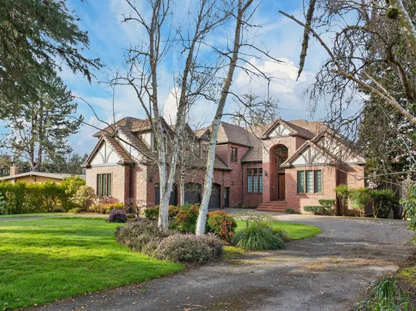 1645 SE Oak Shore Ln, Oak Grove, OR 97267