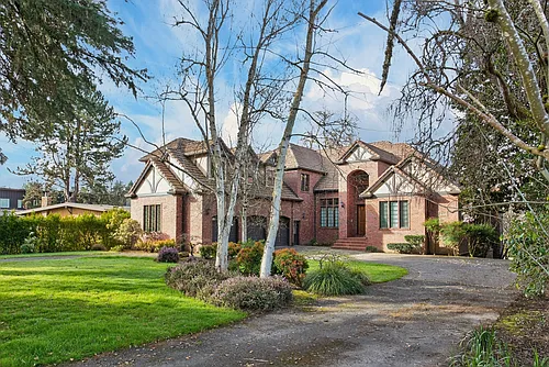 1645 SE Oak Shore Ln Photo 1