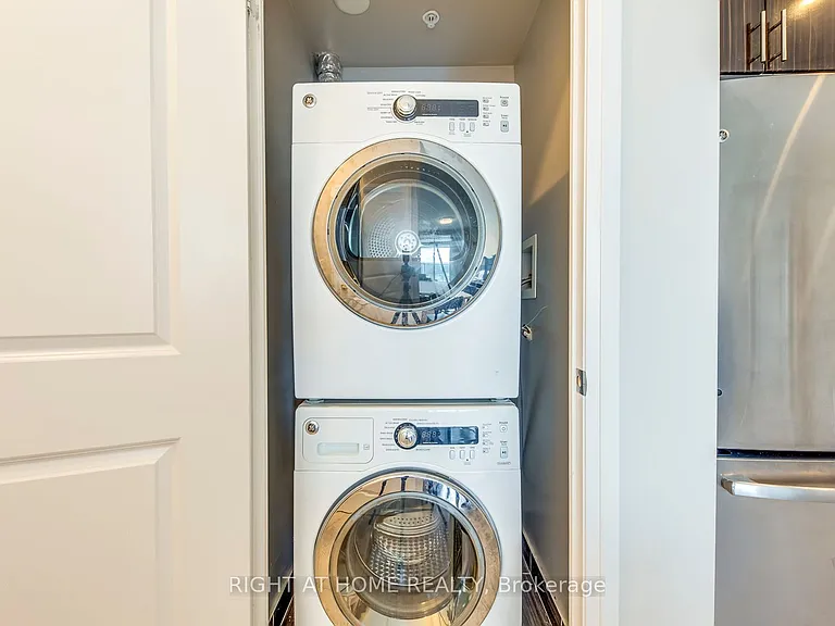 7171 Yonge St #2415 — Photo 18