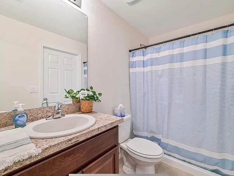 822 NE 44th Ln — Photo 12