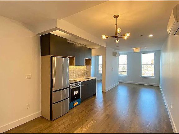 3rd image of 424 Gates Ave APT 3B