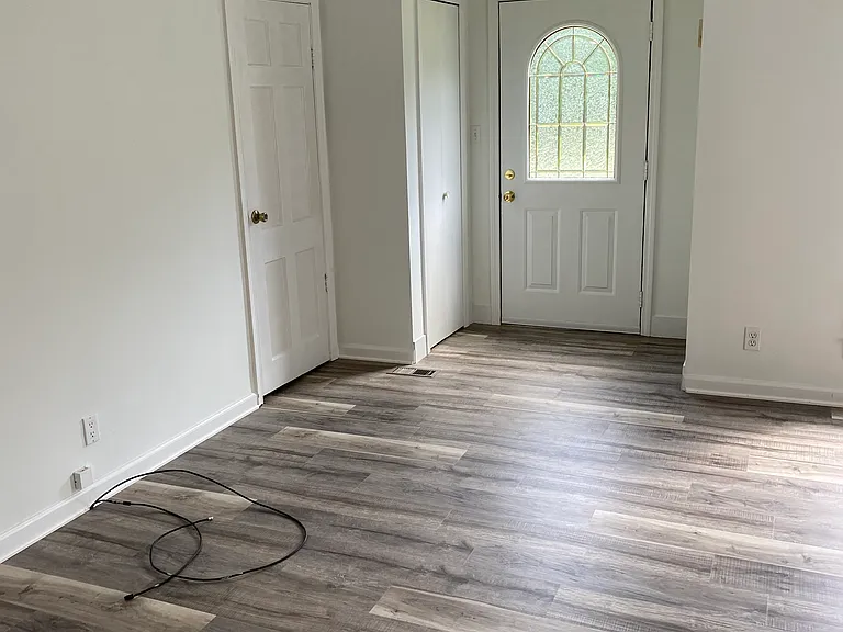 570 W Clarkston Rd — Photo 5