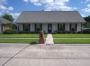 300 Laurel Dr, Houma, LA 70360