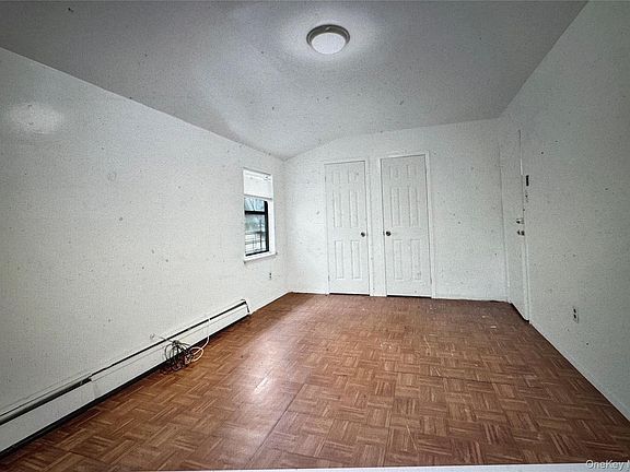 5th image of 187-15 Tioga Drive
