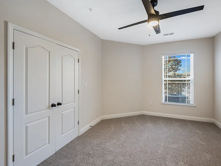 Ashbury Square Apartments — Photo 84