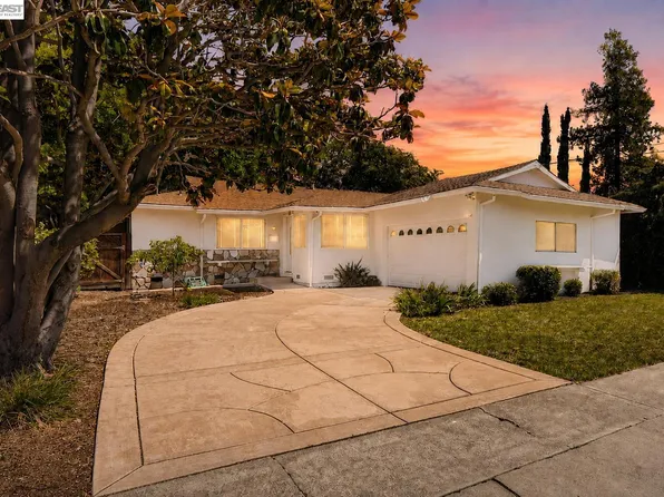 3436 Thunderbird Dr, Concord, CA 94520