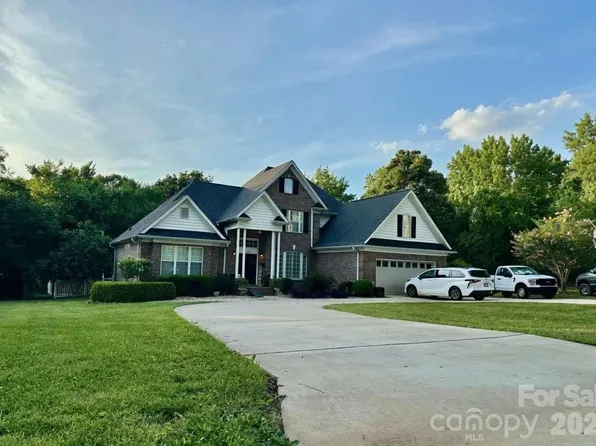 1093 Fairfield Dr, Gastonia, NC 28054