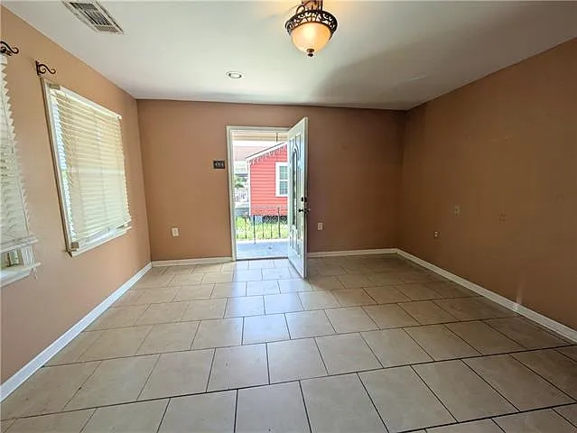 4745 Tulip St — Photo 7