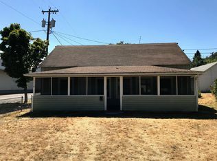 1118 SE Fullerton St, Roseburg, OR