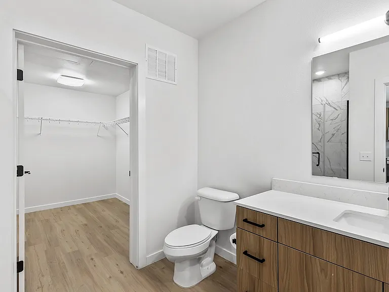 Oso Apartments — Photo 117