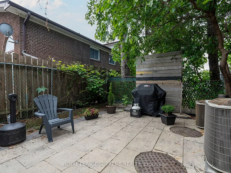 6127 Steeles Ave W — Photo 21