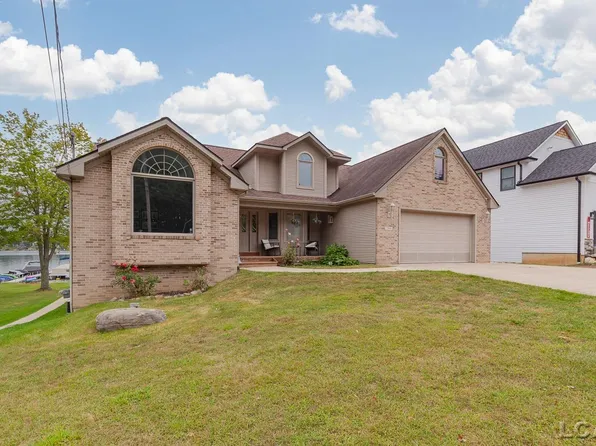 7364 Walnut Hill Rd, Manitou Beach, MI 49253