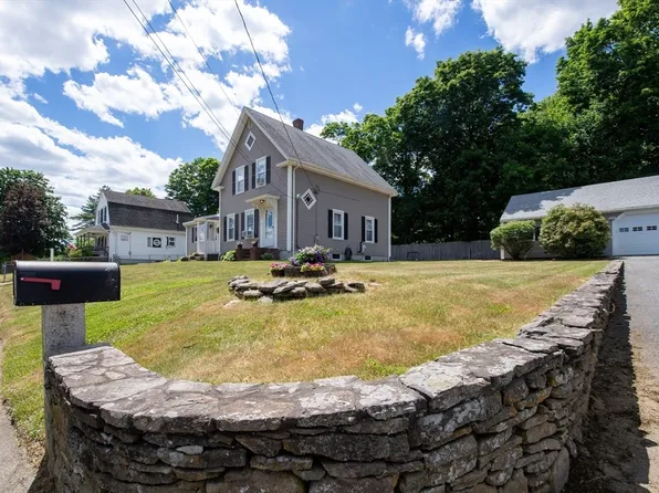 4 Star Ave, Middleboro, MA 02346