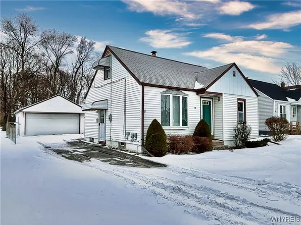 72 Grand Blvd, Cheektowaga, NY 14225