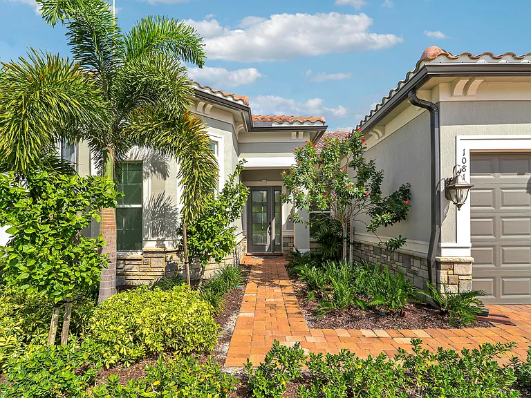 10815 Stellar Cir — Photo 2