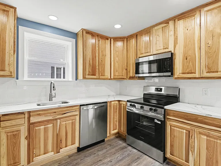 20 Walnut St — Photo 10