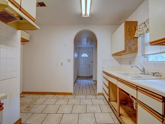 5th image of 309 Princeton Dr SE