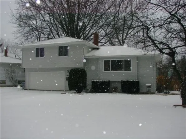 148 E Overlook Dr, Eastlake, OH 44095